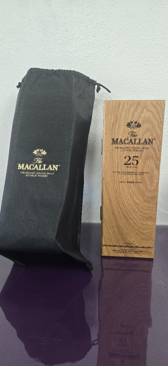 Macallan 25 Year Old Highland Scotch Whisky Single Malt Empty Box w/ sleeve