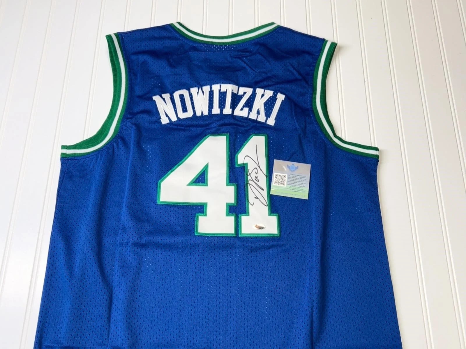 Dirk Nowitzki Signed Jersey #41
