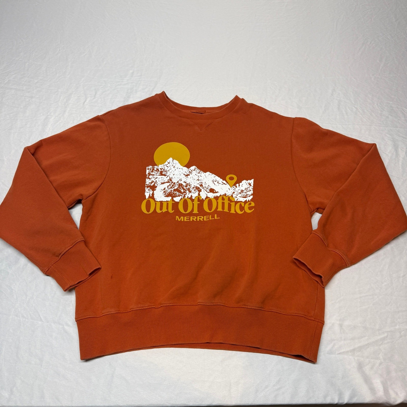 Merrell Out of Office Crewneck Sweatshirt Men\'s M Burnt Orange Mountain Graphic