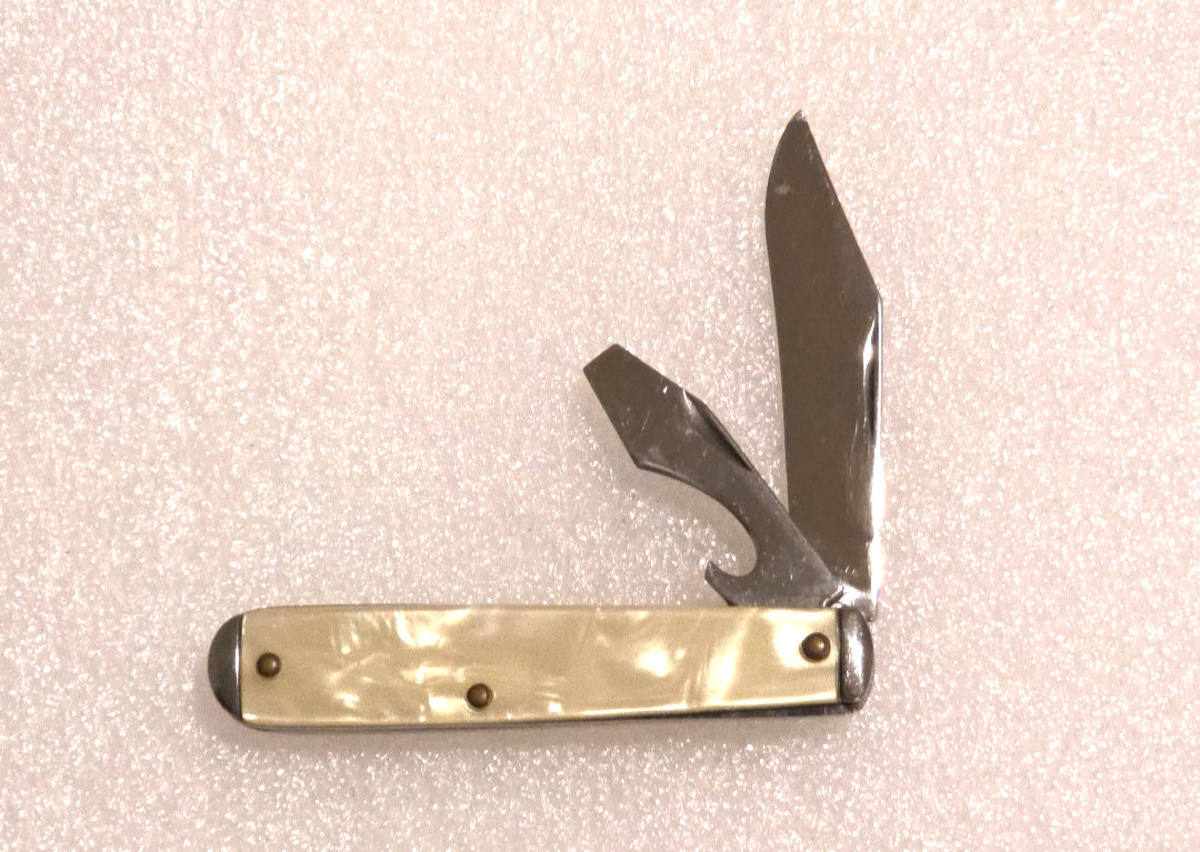 *NEW VTG CAMILLUS CAMCO USA Faux Mother of Pearl FOLDING POCKET KNIFE Equal End