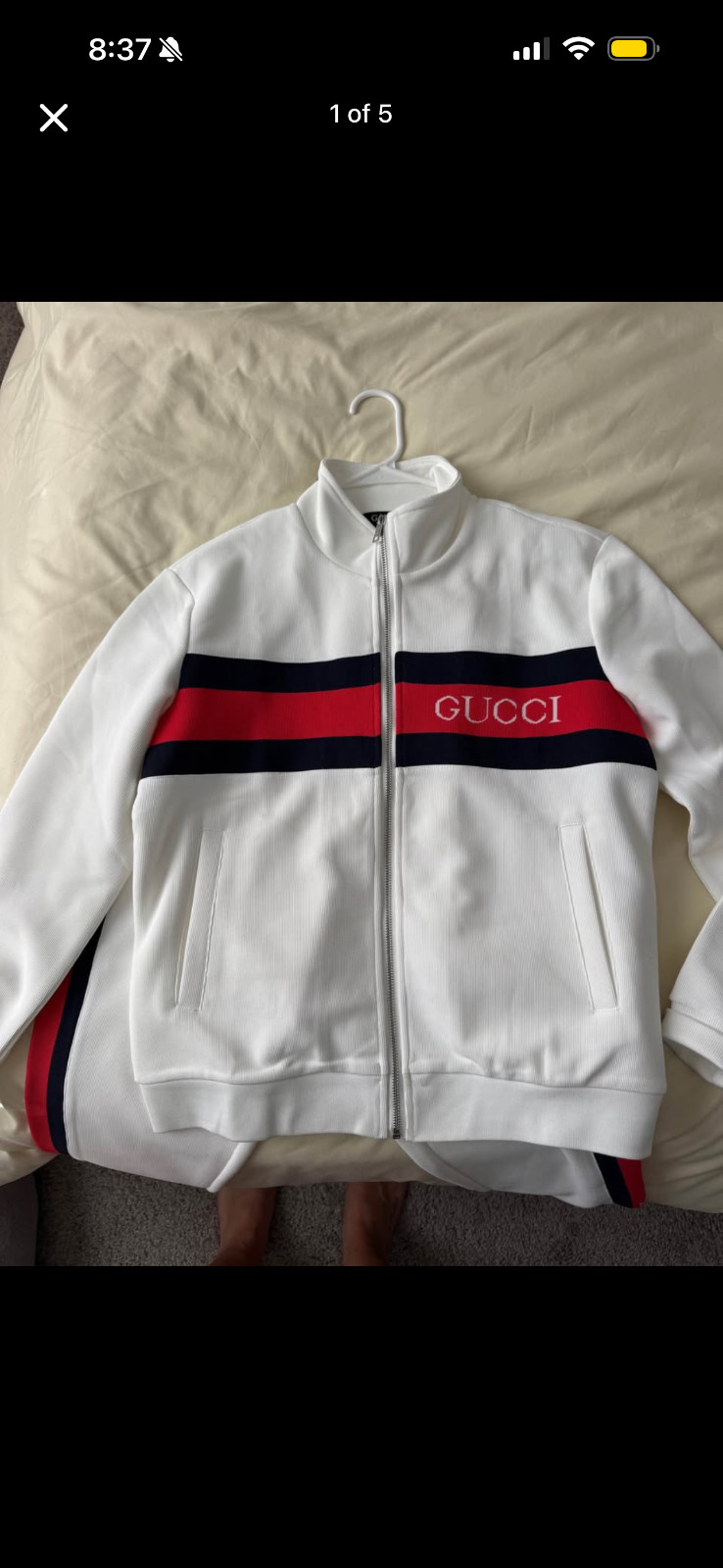 Gucci Men’s White Sweatpants and Zip-Up Sweatshirt New without tags size medium Gucci Men’s White Sweatpants and Zip-Up Sweatshirt New without tags size medium