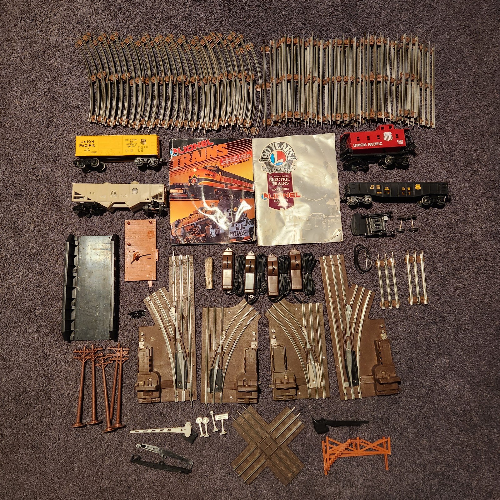 Vintage Lot Lionel O‑27 Gauge Train Tracks, Cars, Remote Switches & Accessories