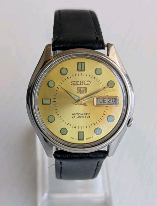 1980\'s Rare Seiko 5 Automatic Men\'s Original Watch in mint Condition 7009-4040