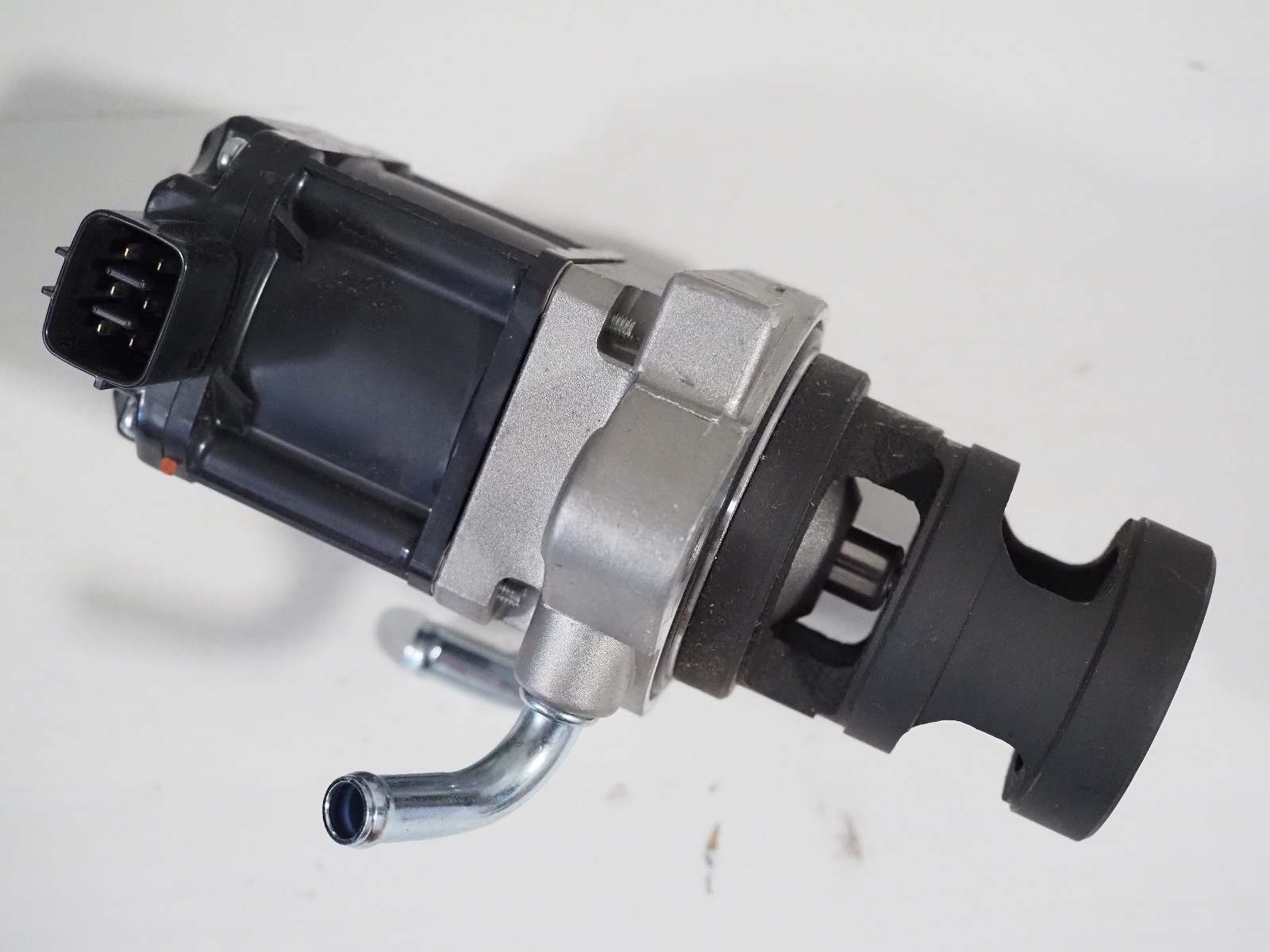 GENUINE International Navistar 1873842C92 EGR Valve For MaxxForce 10 GENUINE International Navistar 1873842C92 EGR Valve For MaxxForce 10