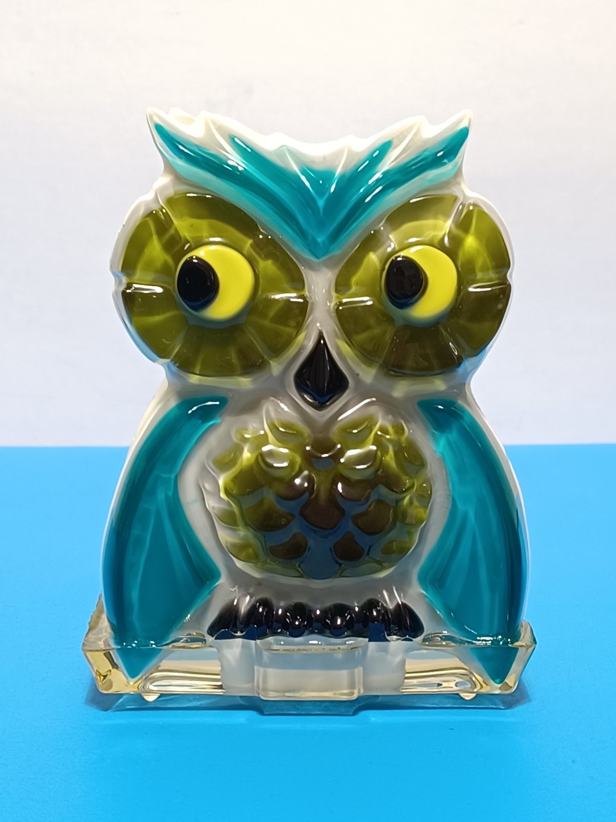 Vintage 1969 Decorative Lucite Owl Napkin /Letter Holder Blue Green ~ MINT Vintage 1969 Decorative Lucite Owl Napkin /Letter Holder Blue Green ~ MINT