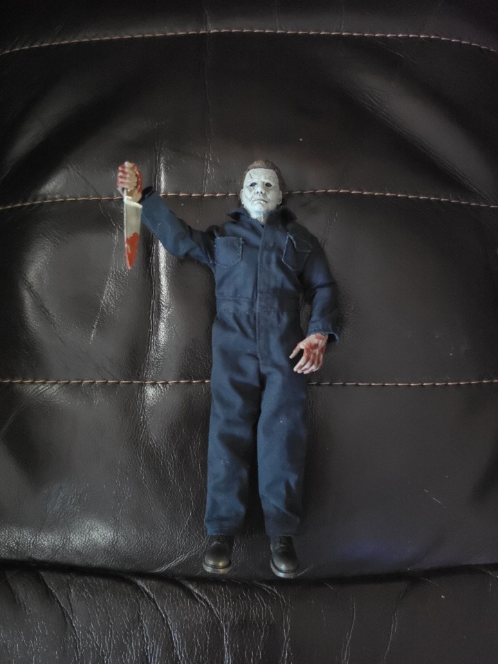 NECA Deluxe Halloween 2 Retro Clothing Michael Myers Action Figure