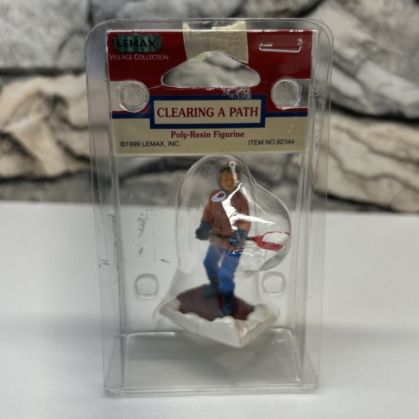 LEMAX CLEARING A PATH FIGURINES #92344 1999 Village Collection