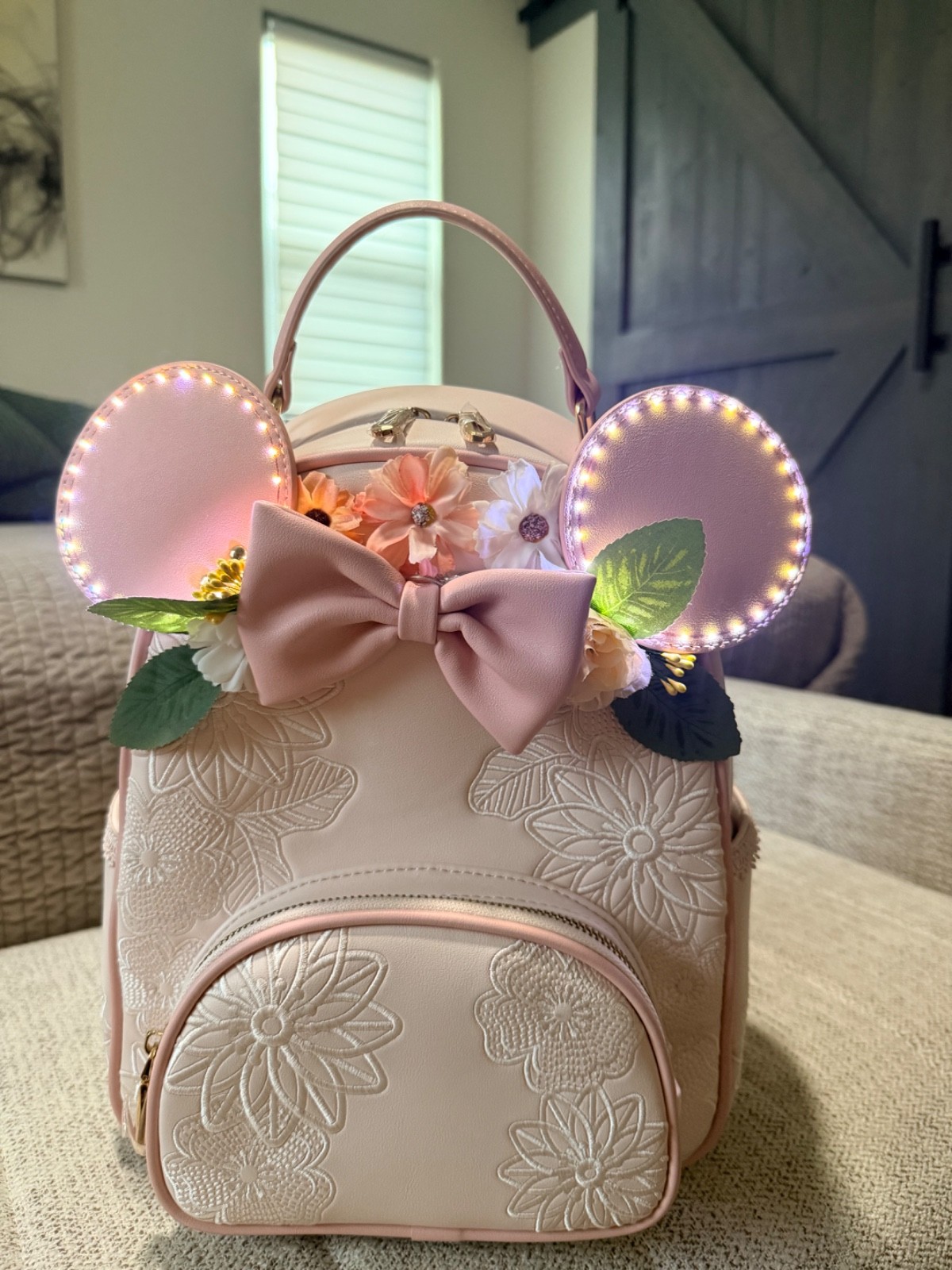 Loungefly Disney Parks Minnie Mouse light up Stars blush pink Backpack