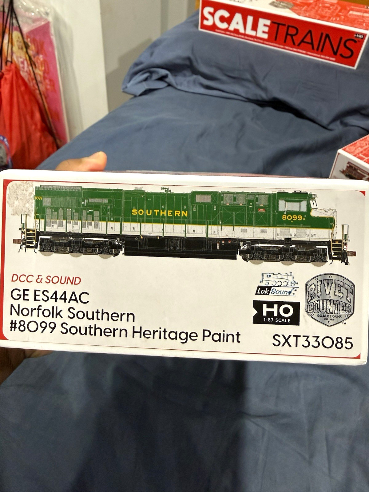 ScaleTrains HO GE ES44AC Norfolk Southern #8099 DCC Sound SXT33085 ScaleTrains HO GE ES44AC Norfolk Southern #8099 DCC Sound SXT33085
