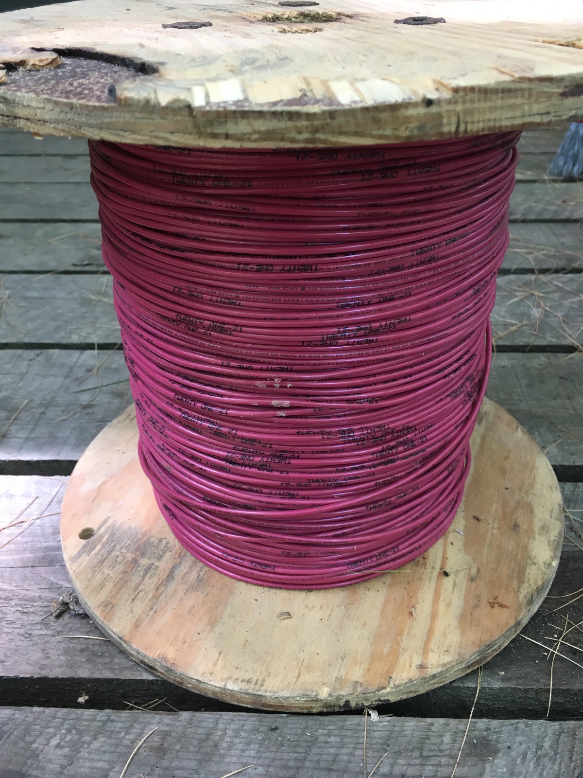 Southwire 14 AWG Type MTW Machine Tool Wire - Pink - 1500ft Spool - E51583 (UL) Southwire 14 AWG Type MTW Machine Tool Wire - Pink - 1500ft Spool - E51583 (UL)