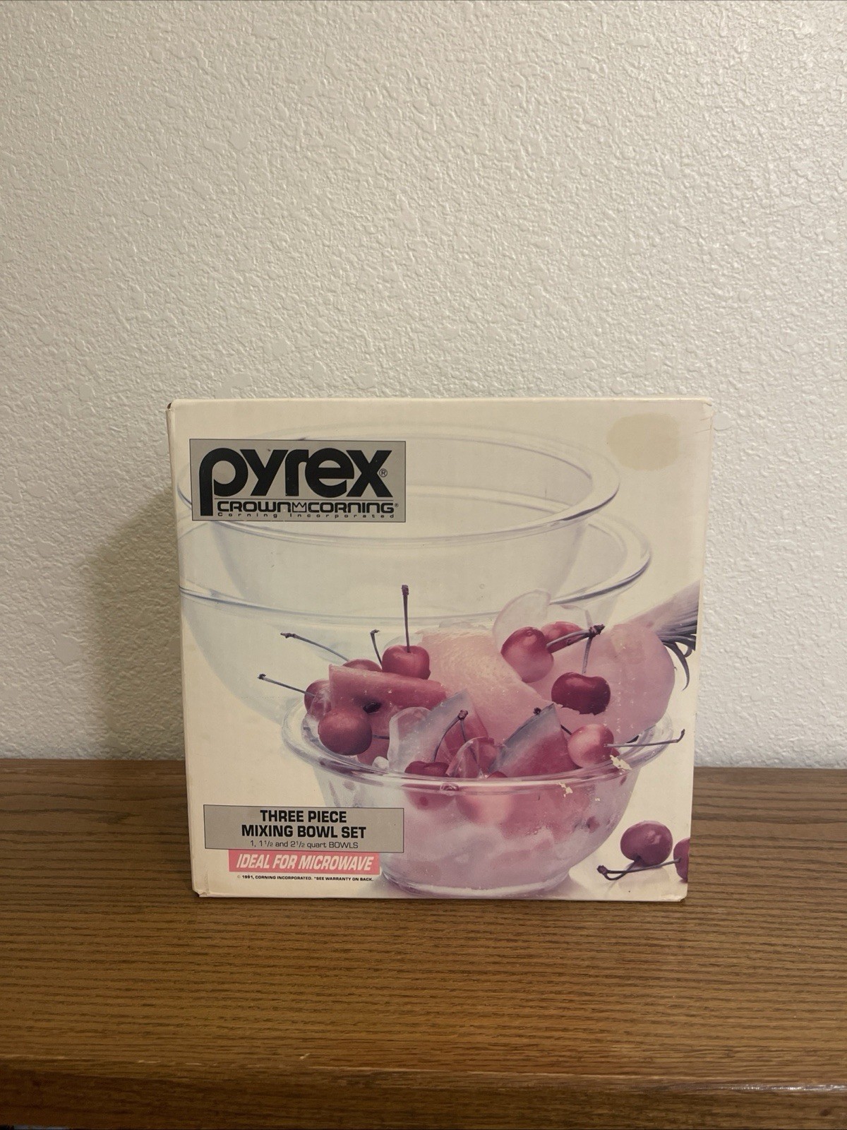 Pyrex Crown Corning 3 Piece Mixing Bowl Set 1, 1.5 & 2.5 Qt Vintage Sealed Box