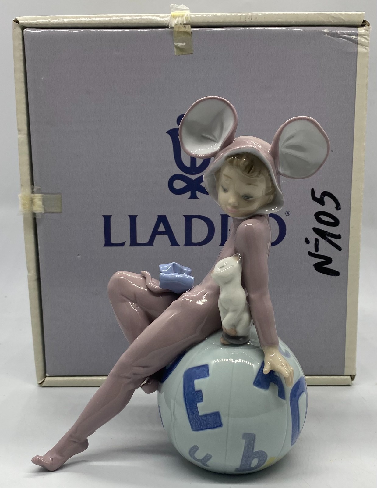 Lladro 5882 Restful Mouse Vintage Porcelain Figurine Box Child Costume Lladro 5882 Restful Mouse Vintage Porcelain Figurine Box Child Costume