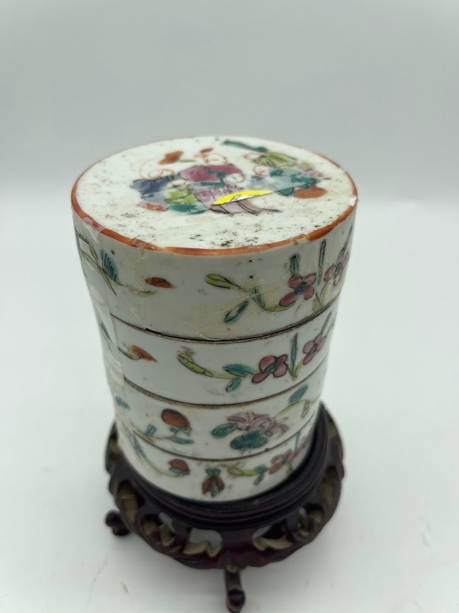 Antique Chinese Famille Rose Porcelain Stackable Food Box 4 Tier Floral Design
