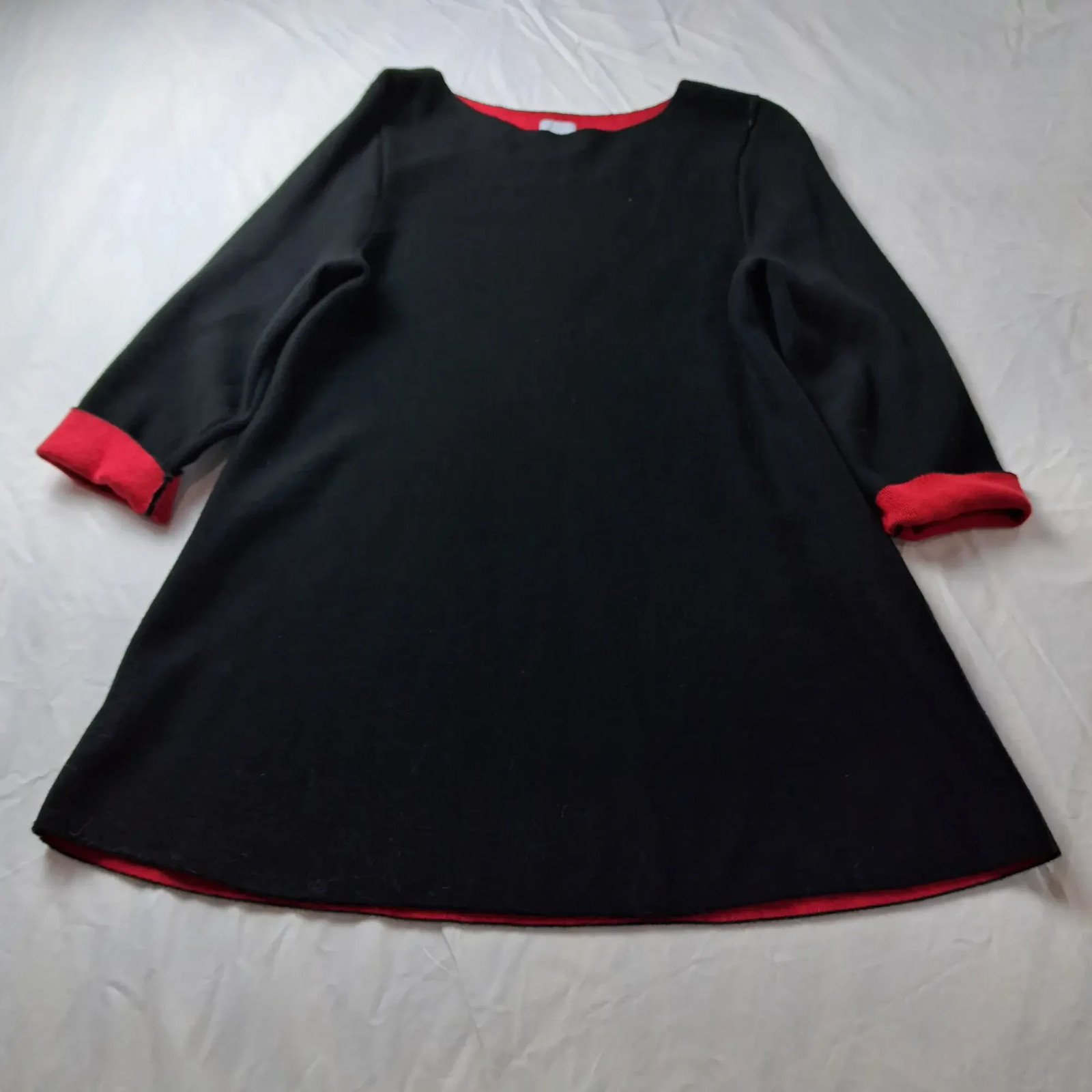 Chico\'s Women\'s Black Red Colorblock Knit Top Size 2 US L Boat Neck Elbow Sleeve