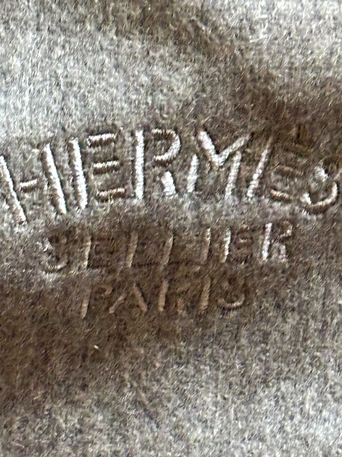 HERMÈS Paris Women’s Solid Gray/White Cashmere Large Scarf w/ Fringe Logo HERMÈS Paris Women’s Solid Gray/White Cashmere Large Scarf w/ Fringe Logo