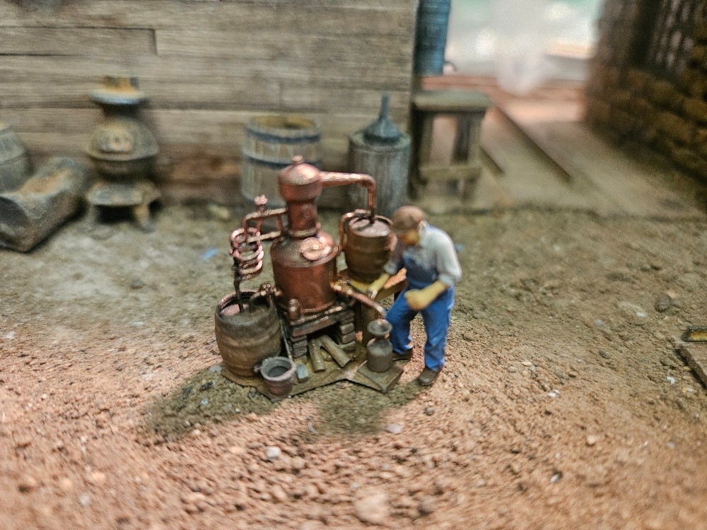 Rusty Rail HO scale Copper Moonshine Still Rusty Rail HO scale Copper Moonshine Still