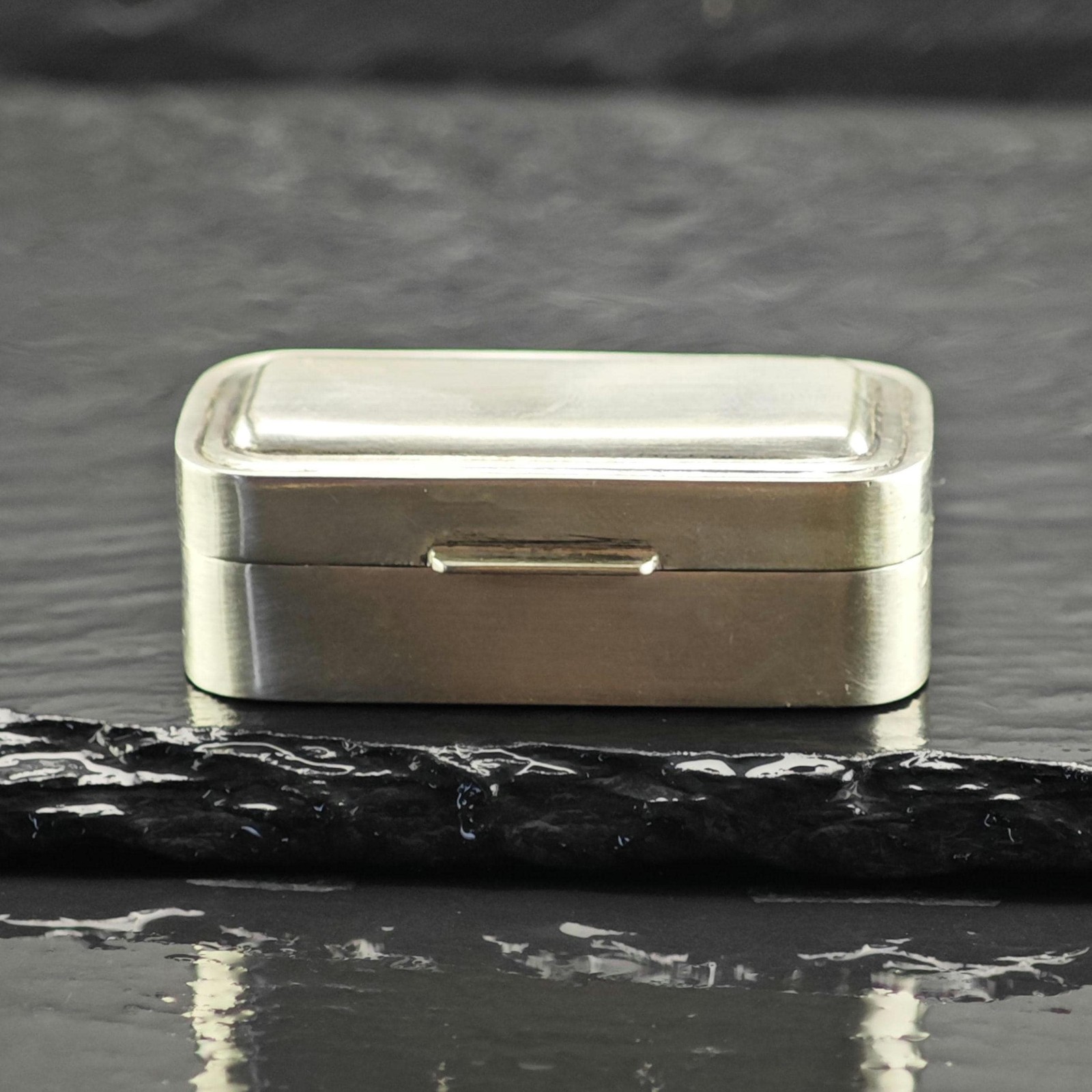 Vintage Italian 800 Silver Pill Box Sterling MISC0410