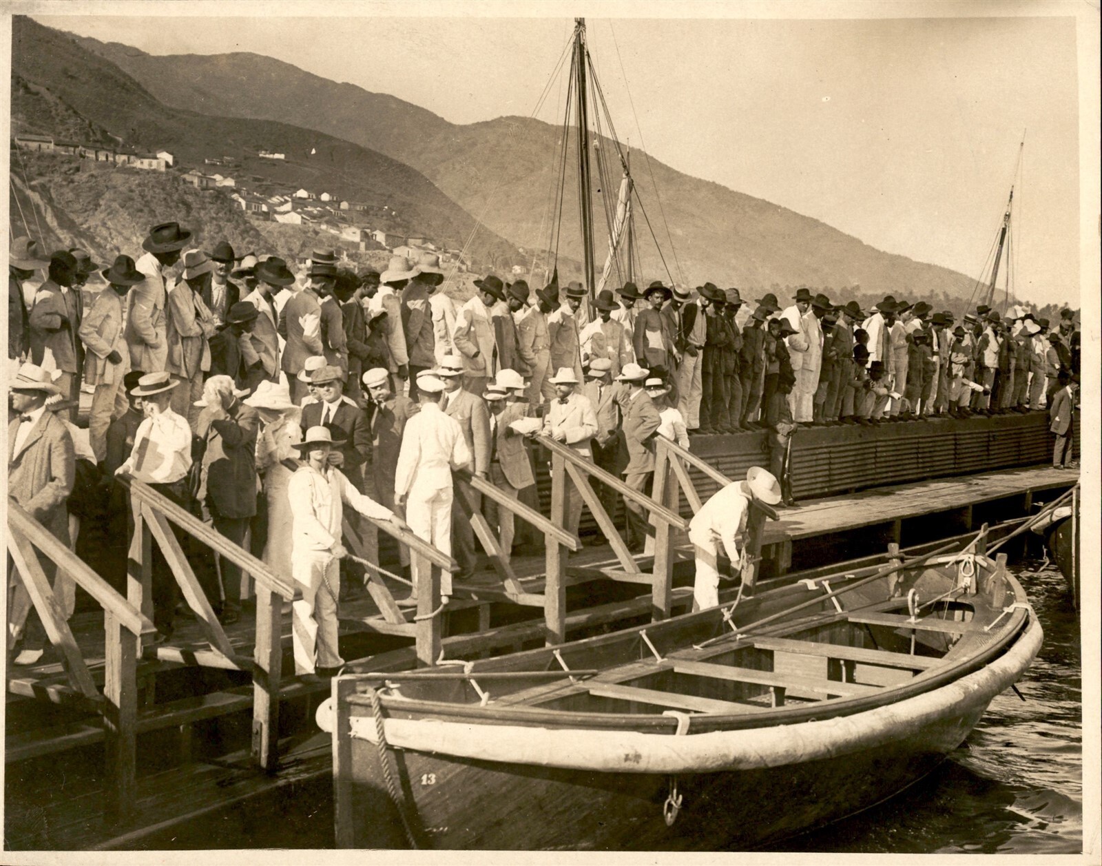 GA252 Approx 1920s Original Photo BOAT LANDING AT LA GUAIRA HARBOR VENEZUELA