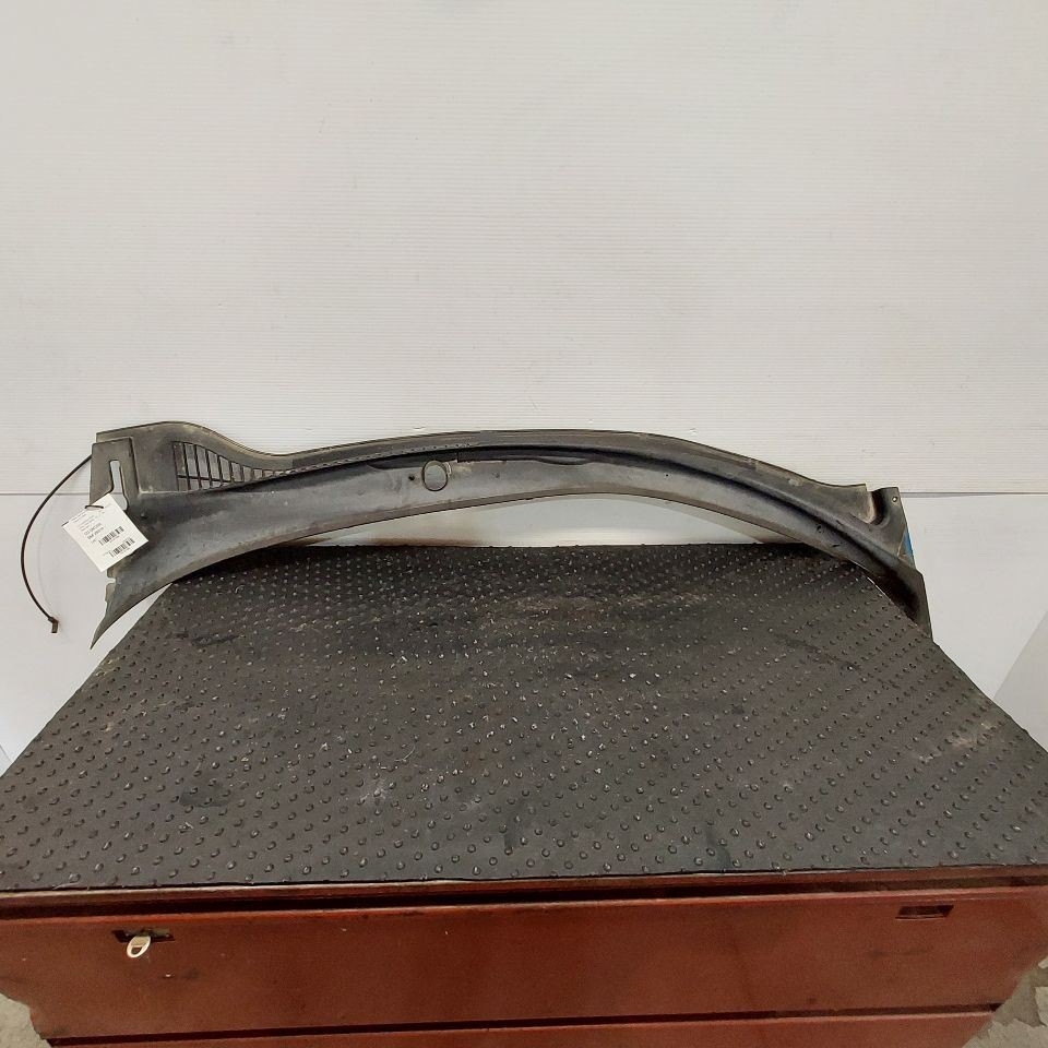 08-13 Chevrolet Corvette C6 Front Windshield Wiper Cowl 1201866