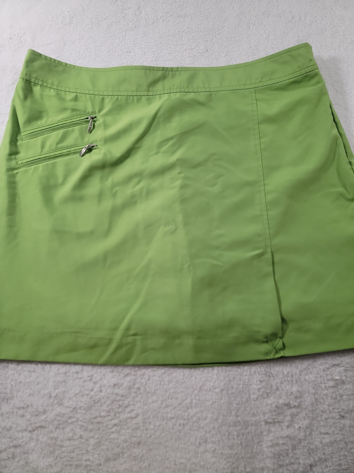 Izod Women\'s Golf Skort 16 XFG Cool FX Double Front Pockets 1 Back Pocket Izod Women\'s Golf Skort 16 XFG Cool FX Double Front Pockets 1 Back Pocket
