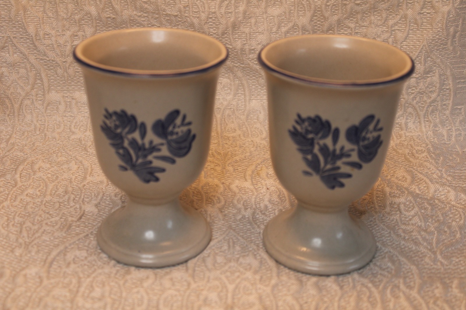 VTG Pfaltzgraff Yorketown Pedestal Mugs Set of 2 5\