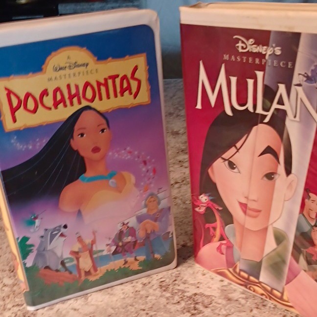 Disney\'s Mulan & Pocahontas Disney\'s Mulan & Pocahontas