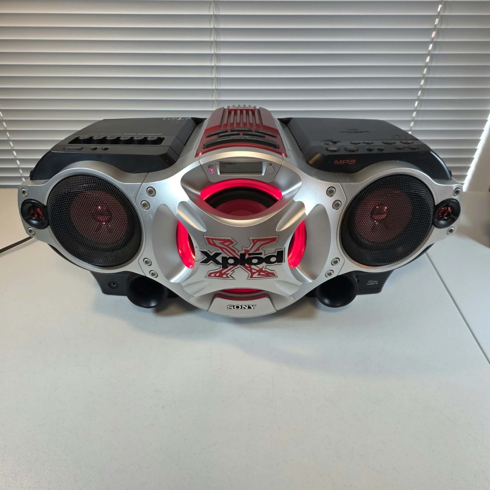 SONY XPLOD CFD-700CP CD RADIO CASSETTE BOOMBOX TESTED