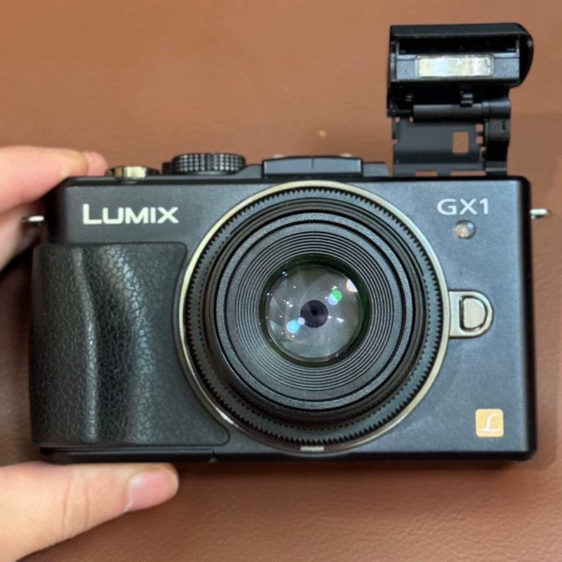 [Excellent] Panasonic LUMIX DMC-GX1 Digital Camera w/35mm f1.6 Lens English