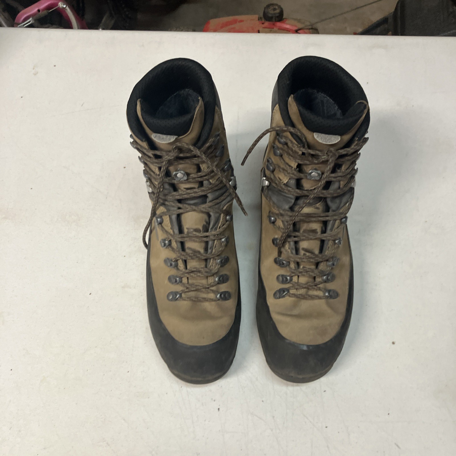 Lowa Tibet GTX Size 12-13 - Mens 