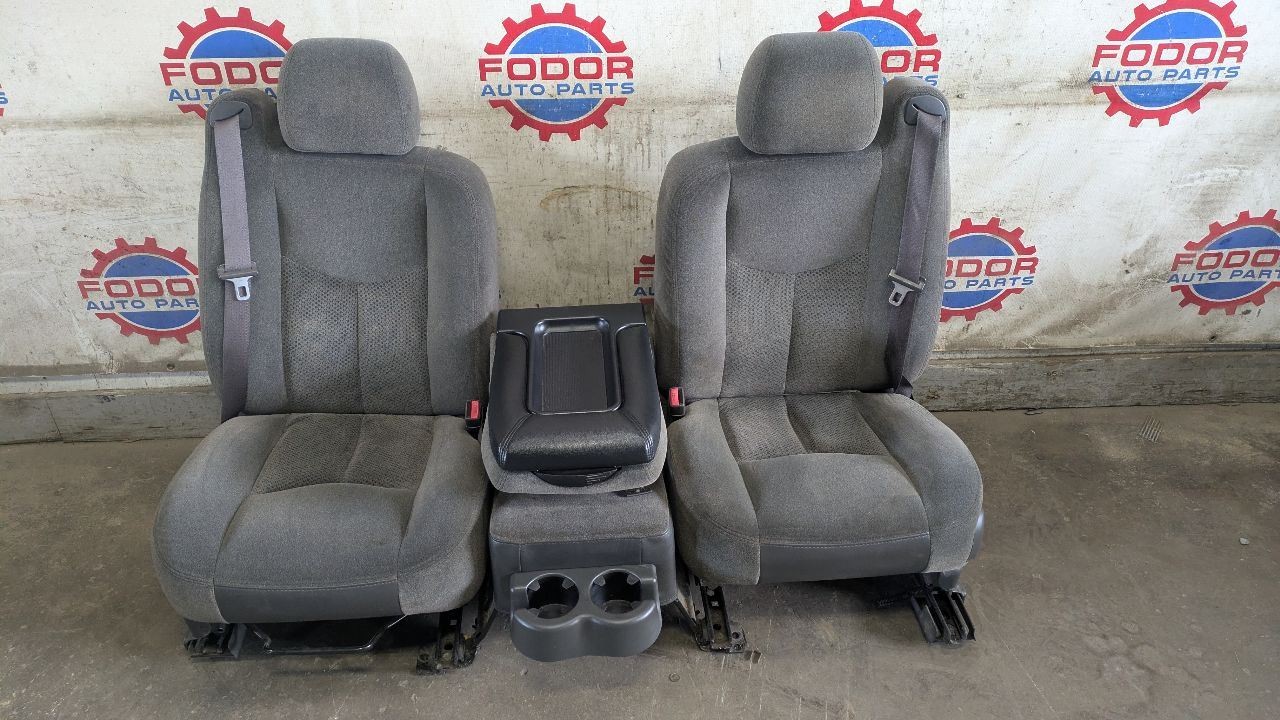 03-06 Chevy Silverado Grey cloth 40 20 40 Front seats Sierra left right center