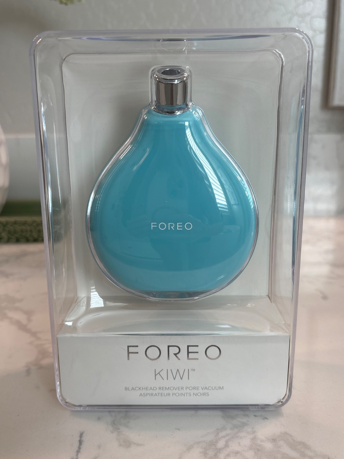 FOREO KIWI Blackhead Remover Pore Vacuum Blue LED - MSRP $129 - NEW & SEALED FOREO KIWI Blackhead Remover Pore Vacuum Blue LED - MSRP $129 - NEW & SEALED