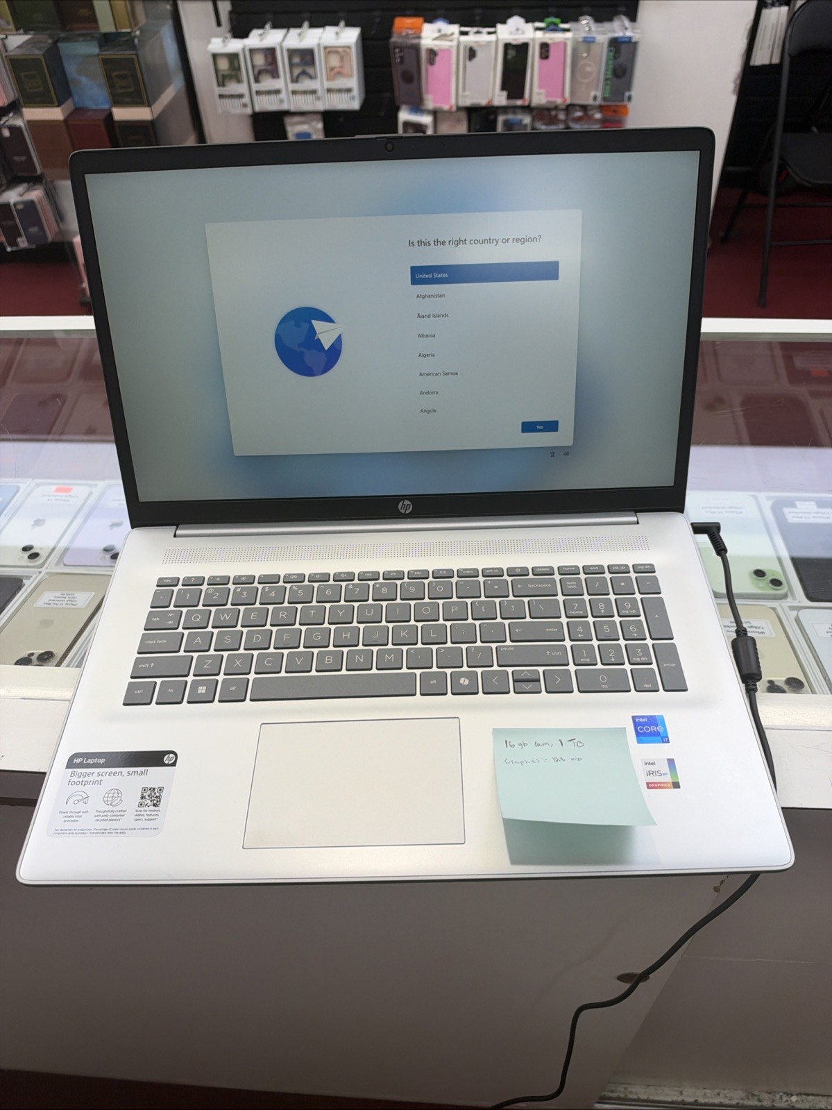 HP - 17.3\