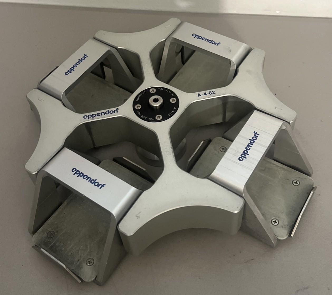 Eppendorf 5810R Centrifuge Rotor A-4-62 W/ 4 Microplate Carrier MTP Buckets