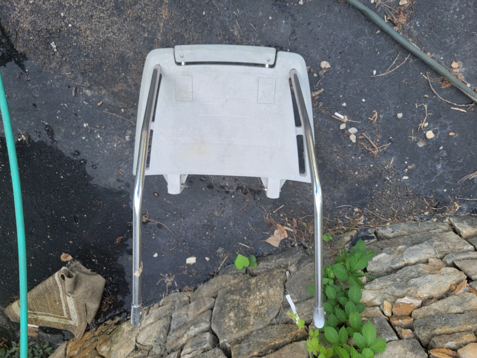 Bayliner Capri Swim Platform with fold down step