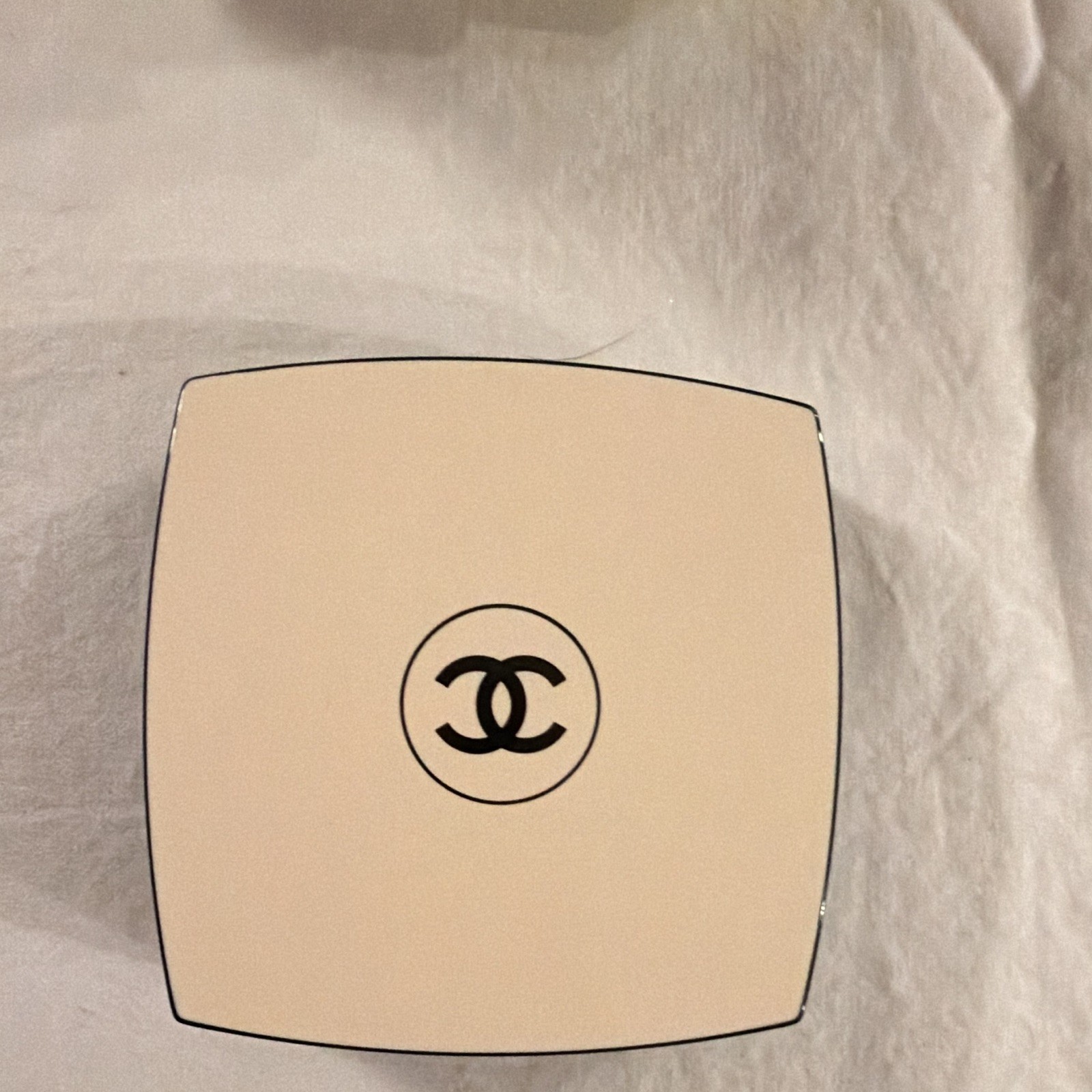 CHANEL Les Beiges Single Healthy Winter Glow Blush Rose Polaire 0.38 oz CHANEL Les Beiges Single Healthy Winter Glow Blush Rose Polaire 0.38 oz