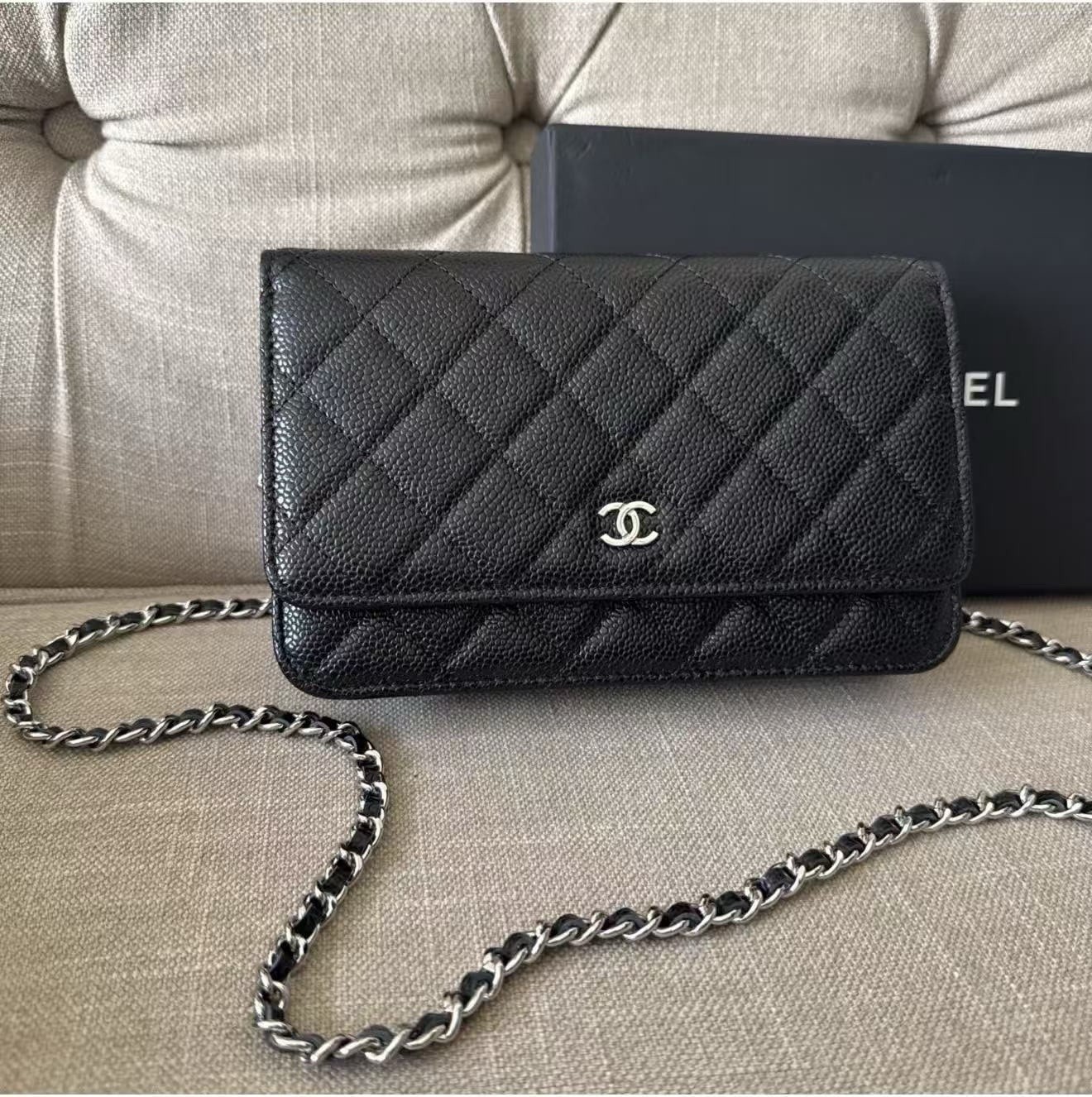 Black Quilted Makeup Bag with Chain Strap | VIP Gift Cosmetic Pouch | New Black Quilted Makeup Bag with Chain Strap | VIP Gift Cosmetic Pouch | New