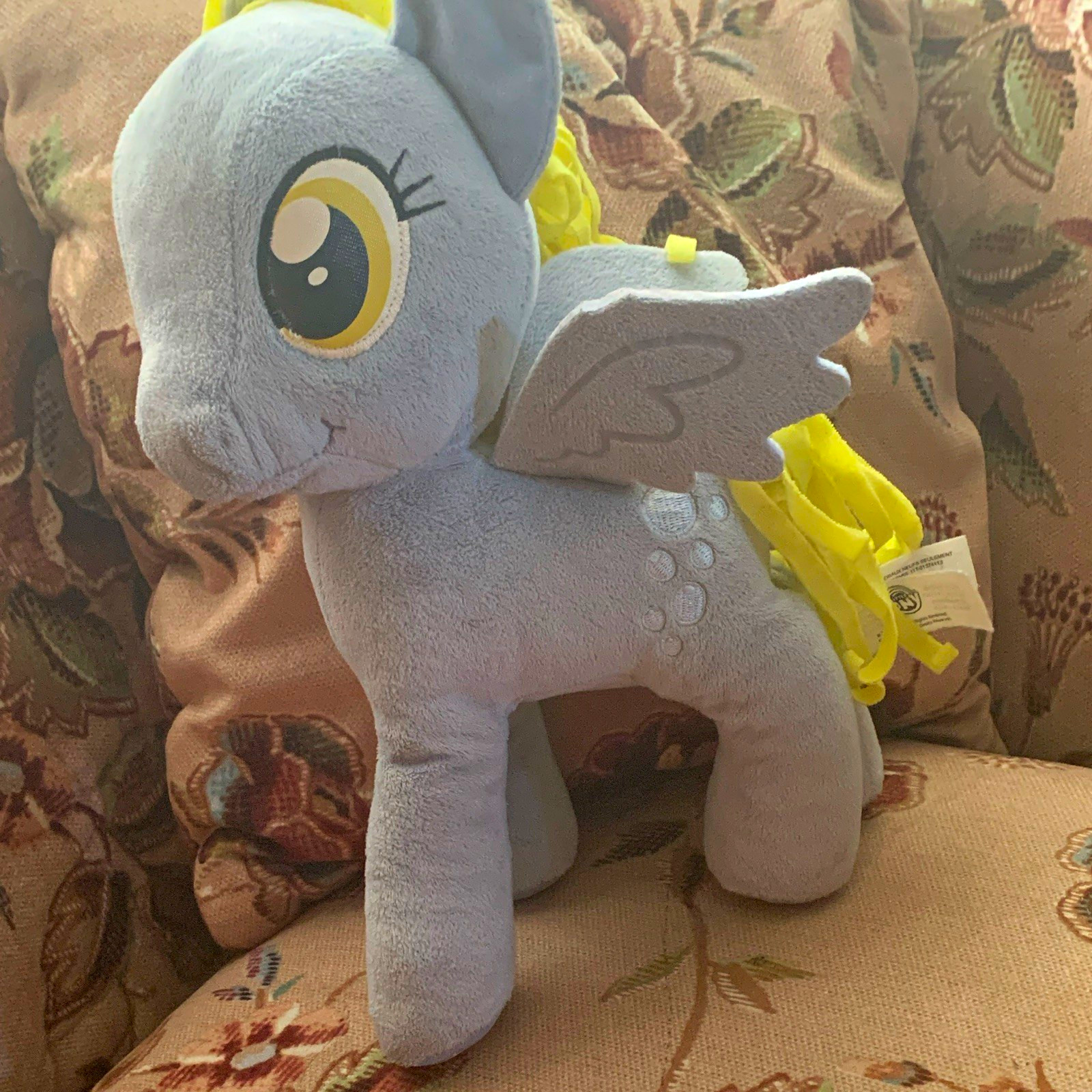 Hasbro My Little Pony derpy hooves Pony Plush, Gray/Yellow, 2016 Hasbro My Little Pony derpy hooves Pony Plush, Gray/Yellow, 2016