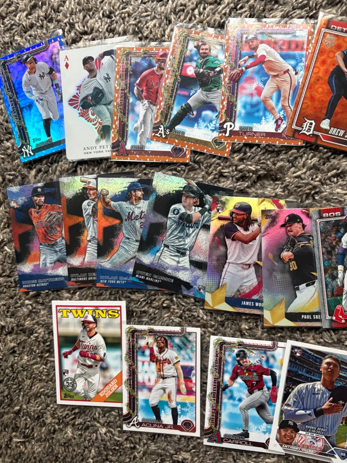 BASEBALL CARD LOT Vintage and Modern cards, Numbered cards, NM+ BASEBALL CARD LOT Vintage and Modern cards, Numbered cards, NM+
