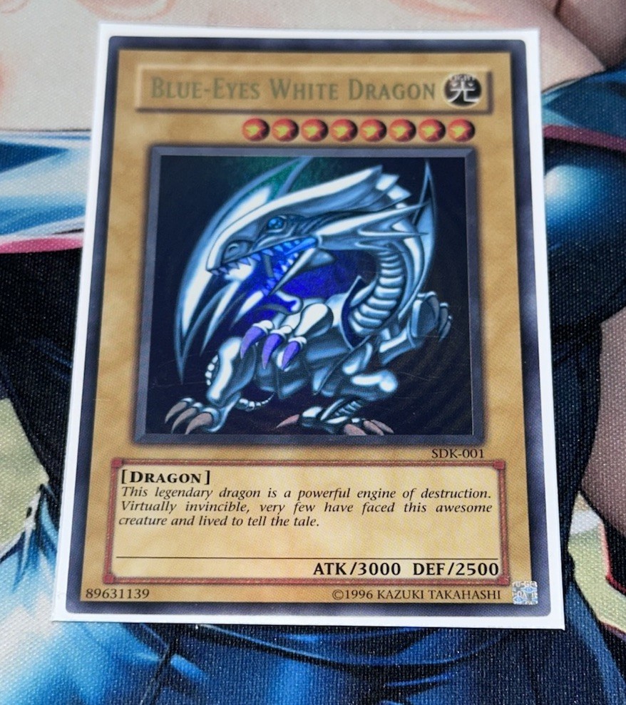 Yu-Gi-Oh Blue-Eyes White Dragon SDK-001 Ultra Rare Holo DMG Yu-Gi-Oh Blue-Eyes White Dragon SDK-001 Ultra Rare Holo DMG