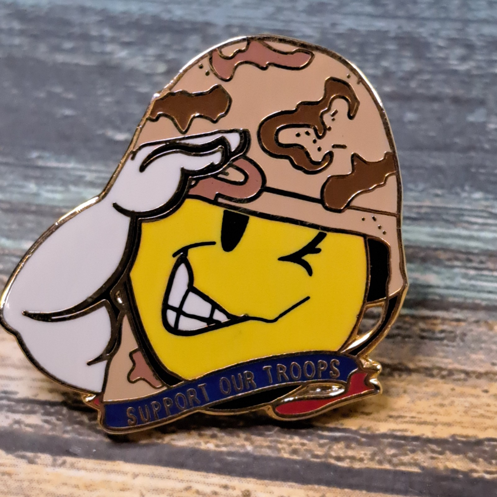 Walmart Employee Pin - Smiley Salute Desert Camo Helmet Support Our Troops Walmart Employee Pin - Smiley Salute Desert Camo Helmet Support Our Troops