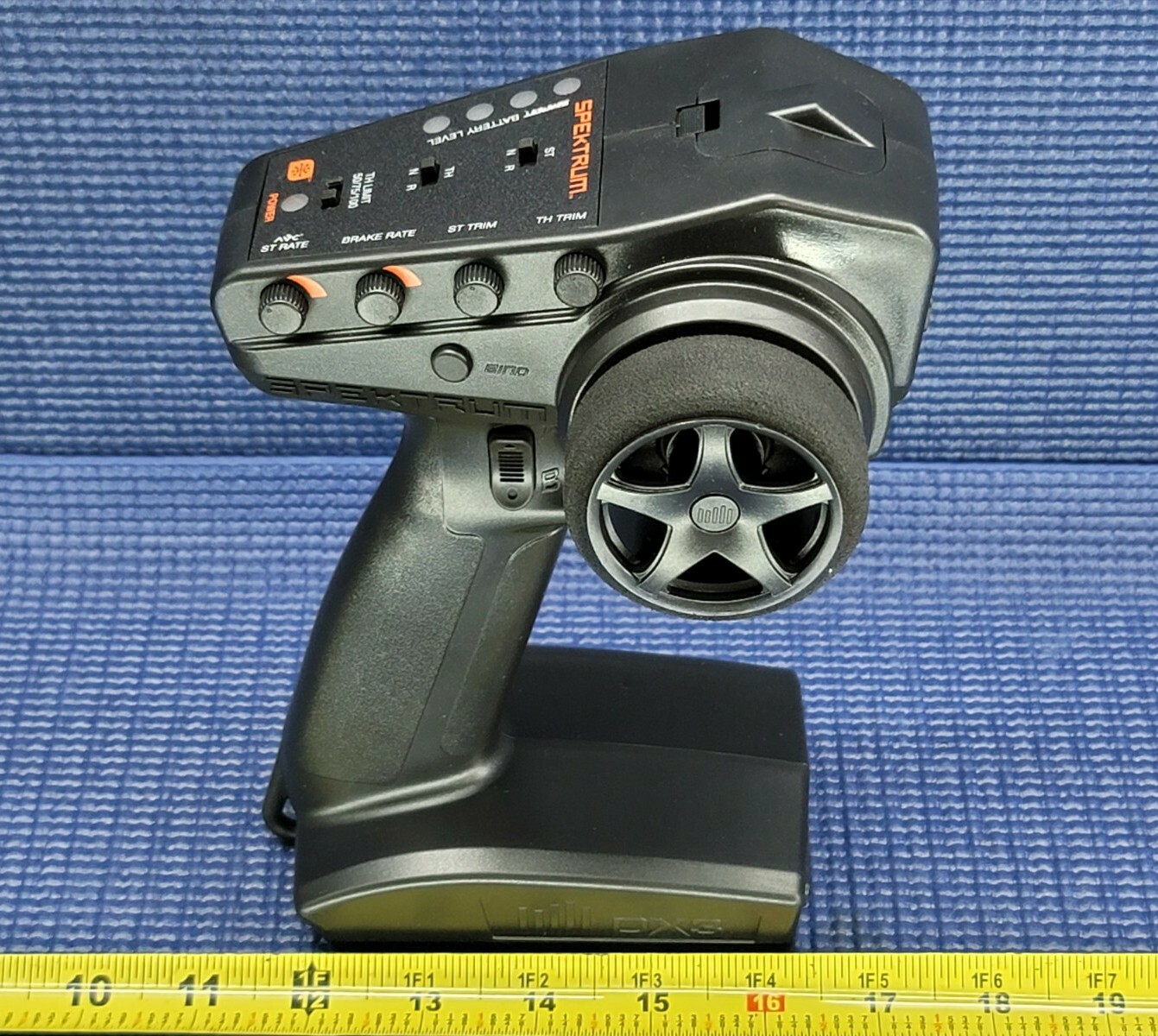 *NEW*  SPEKTRUM 2.4GHz DX3 SMART Radio (Radio Only)