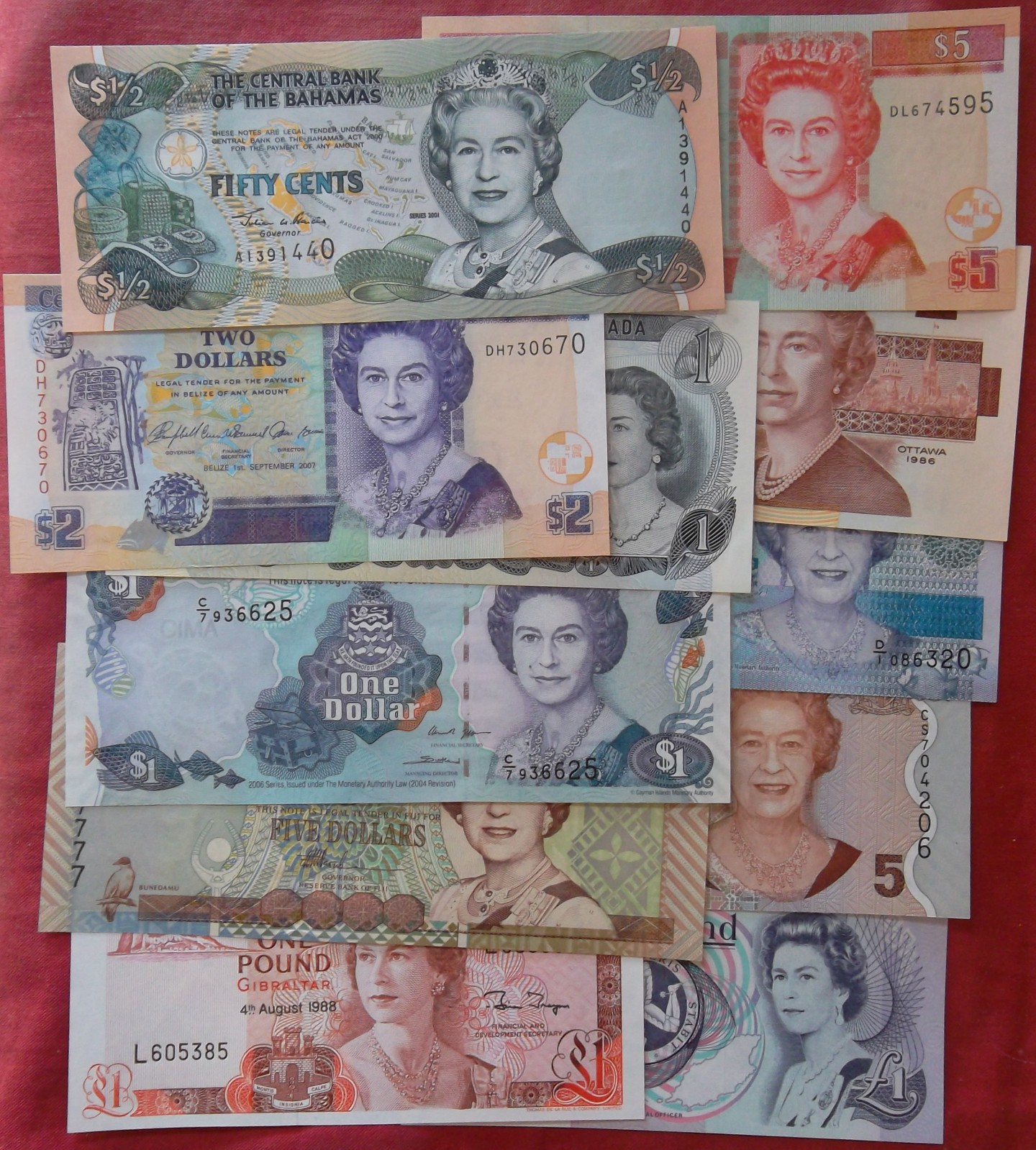 Queen Elizabeth II  - eleven (11) different banknotes, Crisp Uncirculated