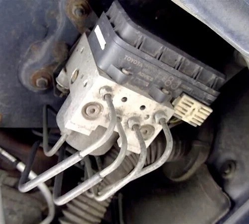 2005 -2008 TOYOTA TACOMA ABS  4X4  Anti-Lock Brake Pump Assembly  GENUINE OEM