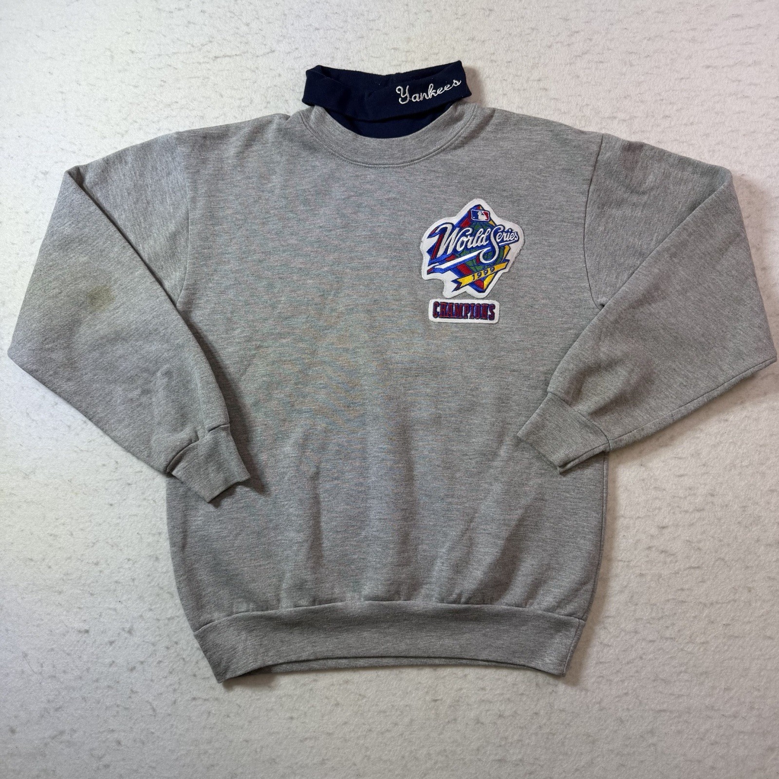 Vintage 1999 New York Yankees Majestic Turtleneck MLB World Series Sweatshirt M Vintage 1999 New York Yankees Majestic Turtleneck MLB World Series Sweatshirt M