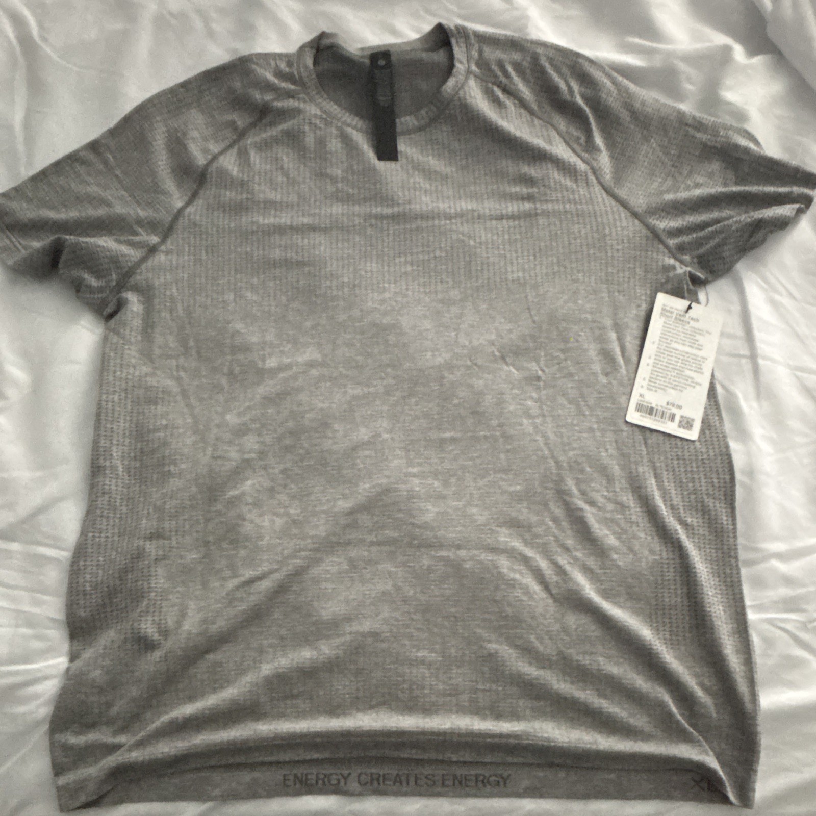 Lululemon Men’s XL Metal Vent Tech Short Sleeve Shirt (GREY) NWT Slim Fit Lululemon Men’s XL Metal Vent Tech Short Sleeve Shirt (GREY) NWT Slim Fit