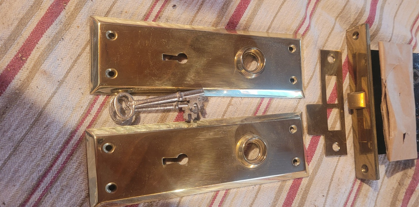 NOS Vintage Skillman Door Mortise brass plates no knobs set w/2 skeleton keys NOS Vintage Skillman Door Mortise brass plates no knobs set w/2 skeleton keys