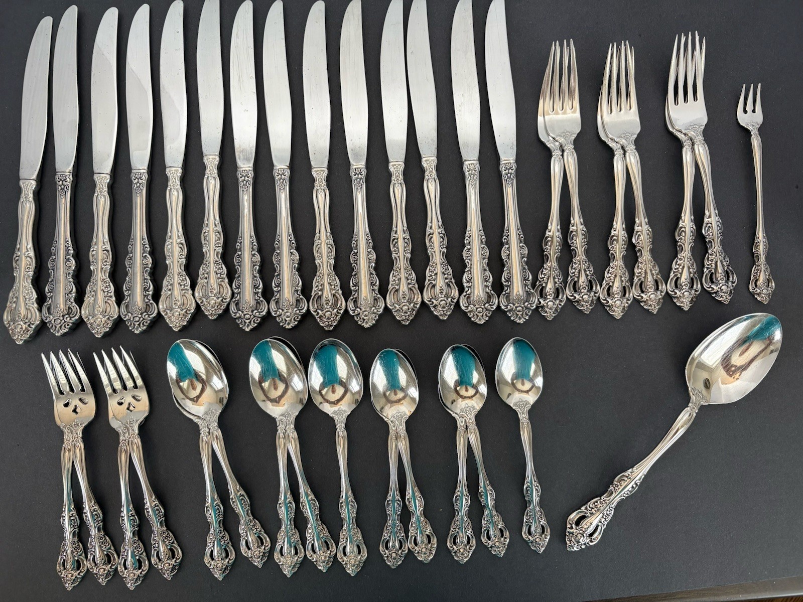Oneida Michaelangelo Cube Heirloom Stainless Replacements Flatware 36 pc Oneida Michaelangelo Cube Heirloom Stainless Replacements Flatware 36 pc