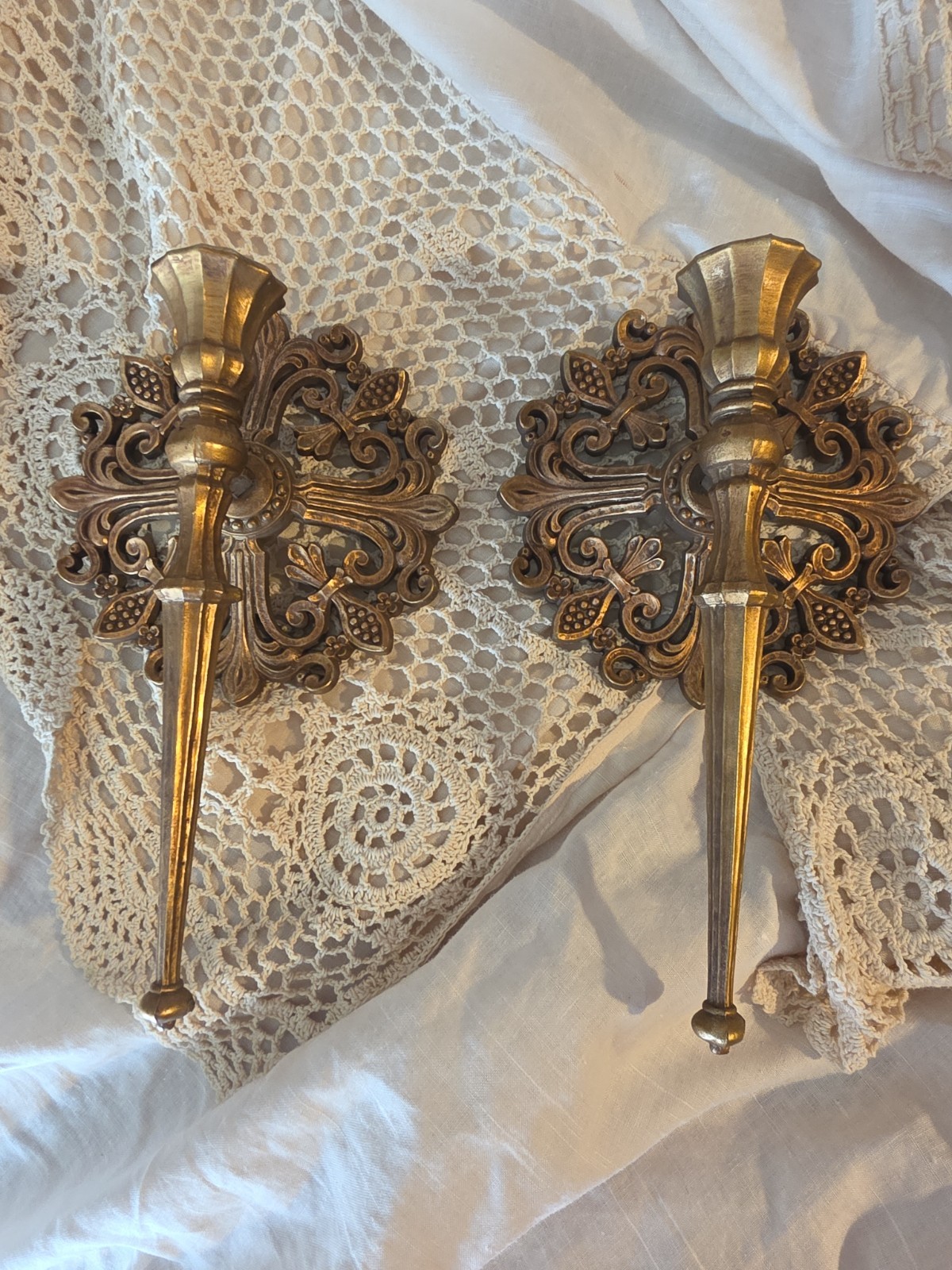 Vintage Pair 1960s Gold Wall Sconce Candle Holders Ornate Syroco #4831 USA 10 Vintage Pair 1960s Gold Wall Sconce Candle Holders Ornate Syroco #4831 USA 10
