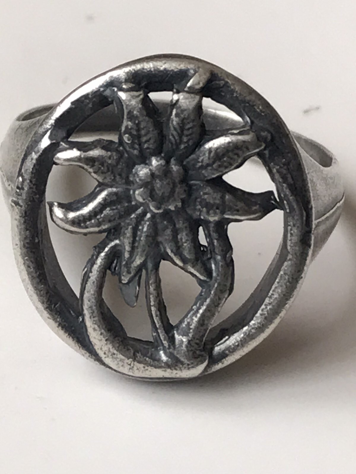 Edelweiss ring. 800 sterling silver, 1939-1945, World War II. Edelweiss ring. 800 sterling silver, 1939-1945, World War II.