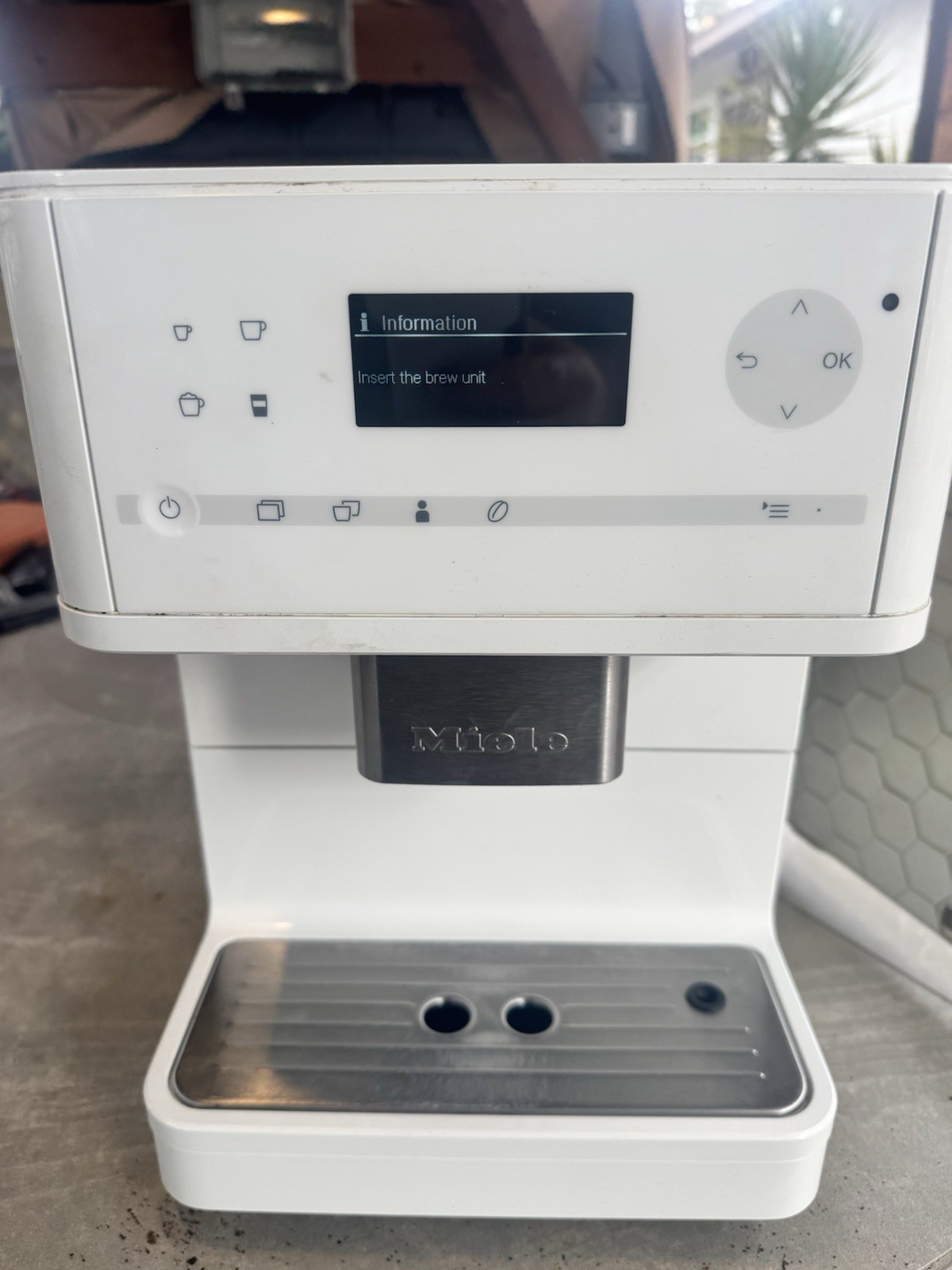MIELE CM6150 Coffee Countertop Machine